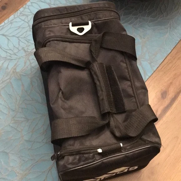 Vintage Adidas Black Duffel Bag - Picture 6 of 9
